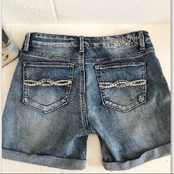 ❤️Drdigo Rein Distressed High Rise Denim shorts - Picture 3 of 6